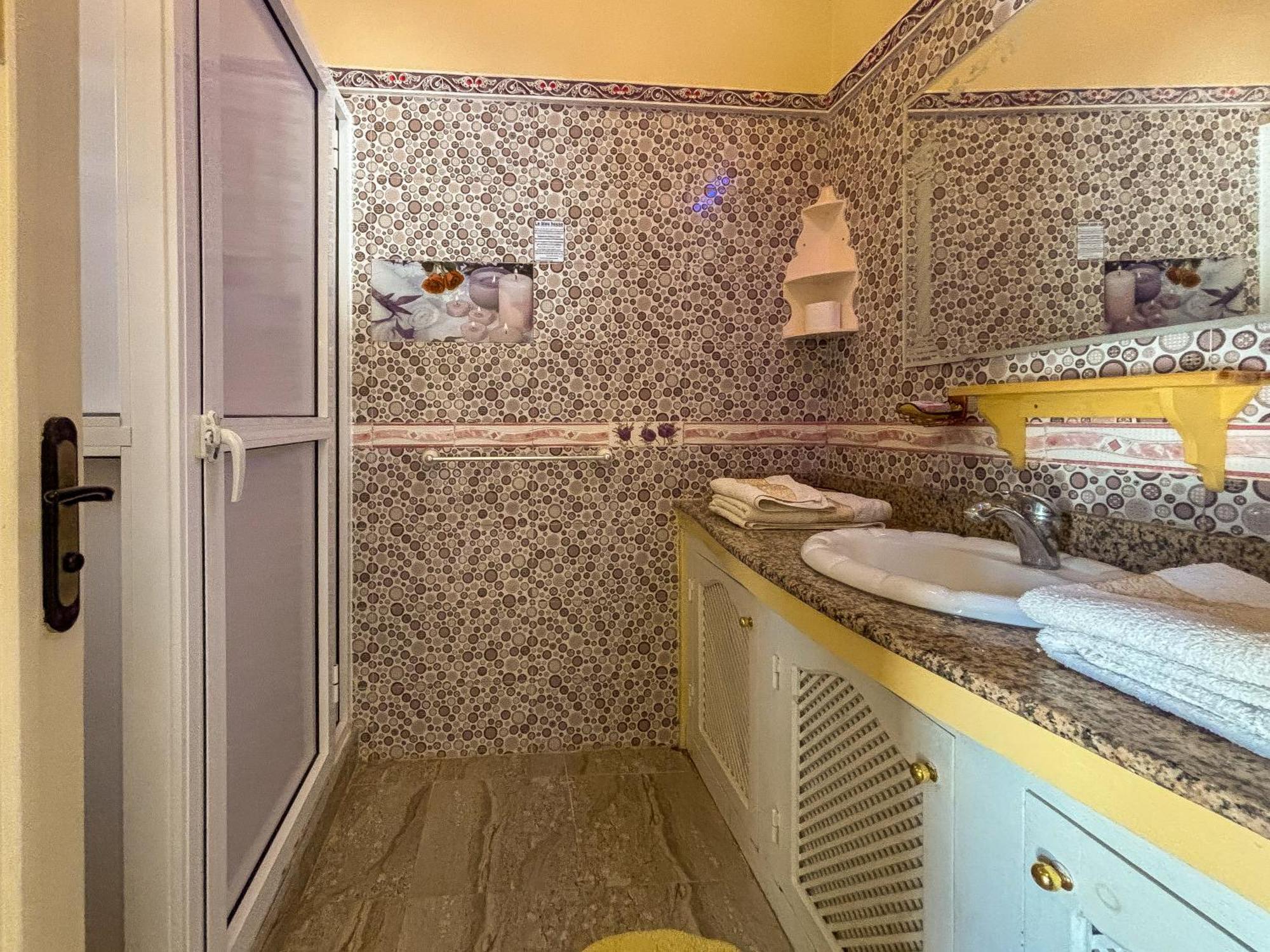 Sidi Abdallah Ghiat Le Bleu House B&B 외부 사진